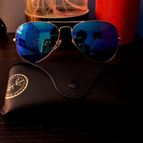 Polarized Ray-Ban Sunglasses - Picture 4 of 4